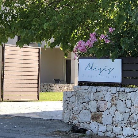 Aligis Studios Kateliósz Kültér fotó